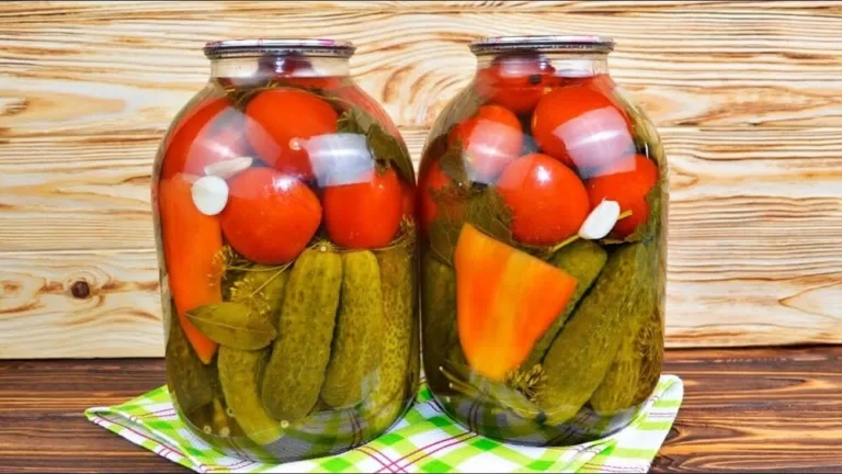 Мариновані огірки з помідорами на зиму