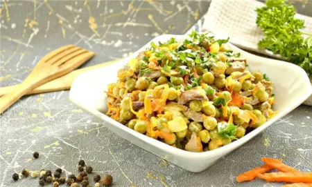 Салат з курячої печінки