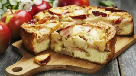 Шарлотка з яблуками