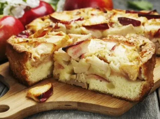 Шарлотка з яблуками