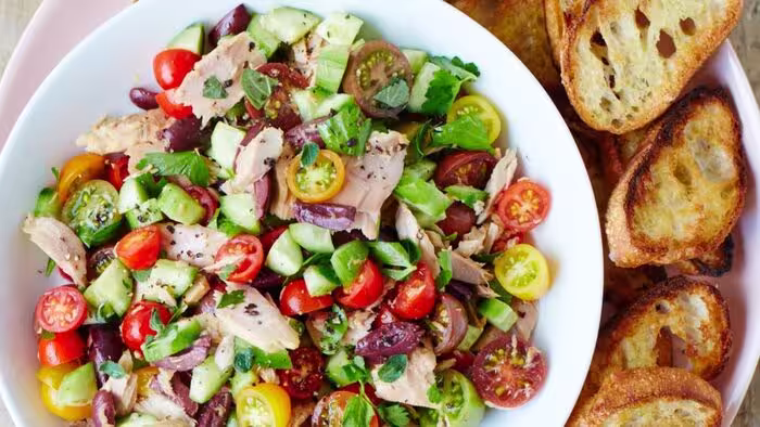 Салат з тунцем