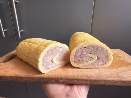 Сирний рулет з фаршем