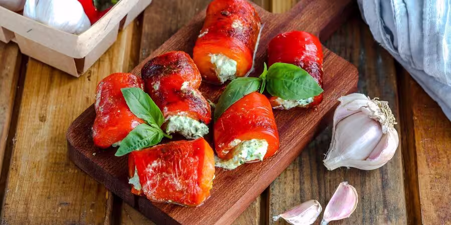 Рулетики з запеченого болгарського перцю