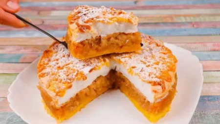 Яблучний пиріг з білками