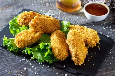 Куряче філе в паніровці з чипсів