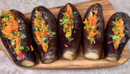 Квашені баклажани з гострою начинкою