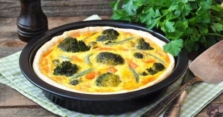 Запіканка з броколі і червоної риби